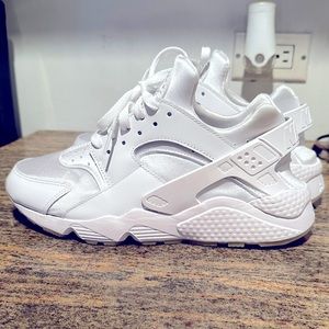 Men’s Nike Air Huarache Size 8.5